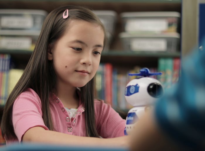 Student-with-Acellus-Bot Online Elementary Student with STEM robot